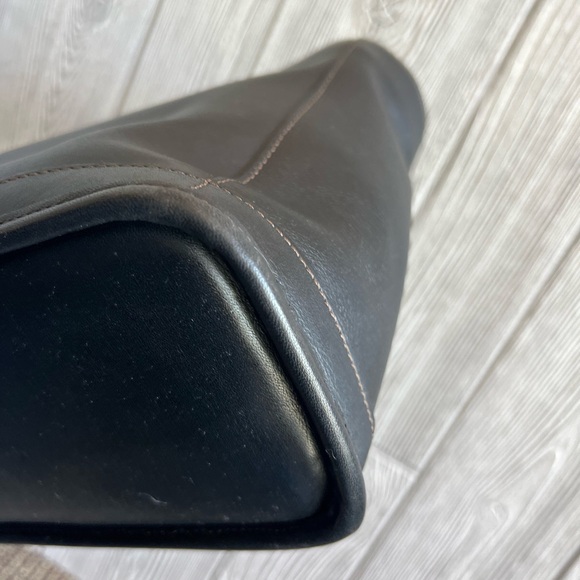 Vintage Coach Bleecker Street handbag. Made in USA 🇺🇸 outside pocket, dk gray - Picture 9 of 15